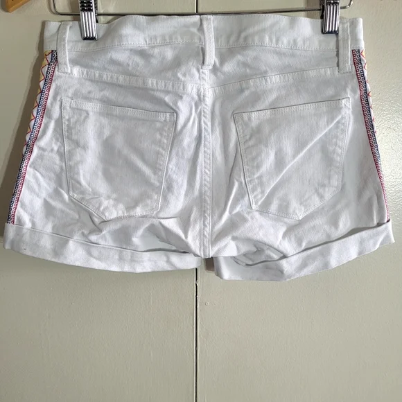 Gap Shorts - Picture 2 of 3